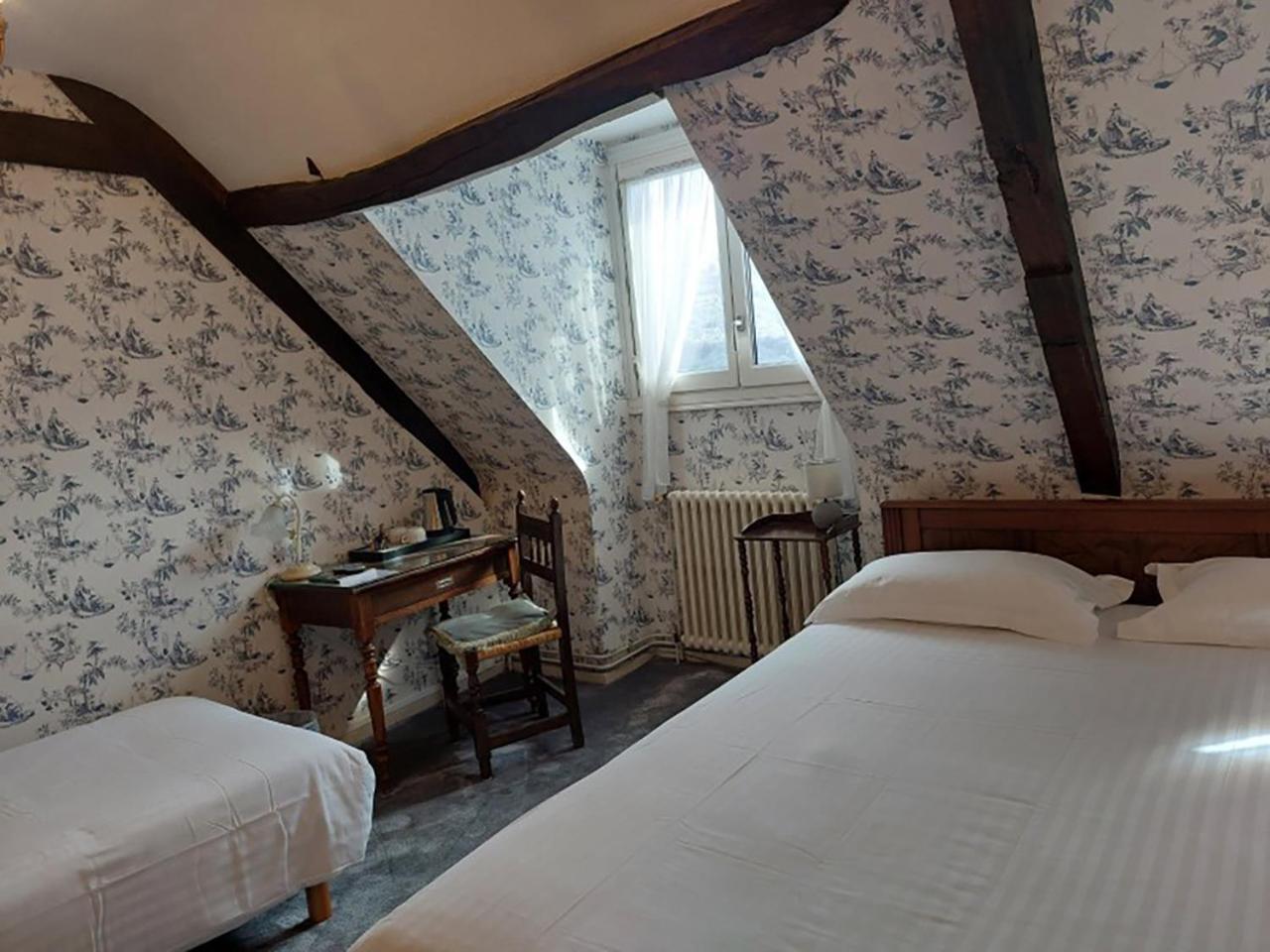 Logis Hotel Beau Site アルジュレス・ガゾスト エクステリア 写真