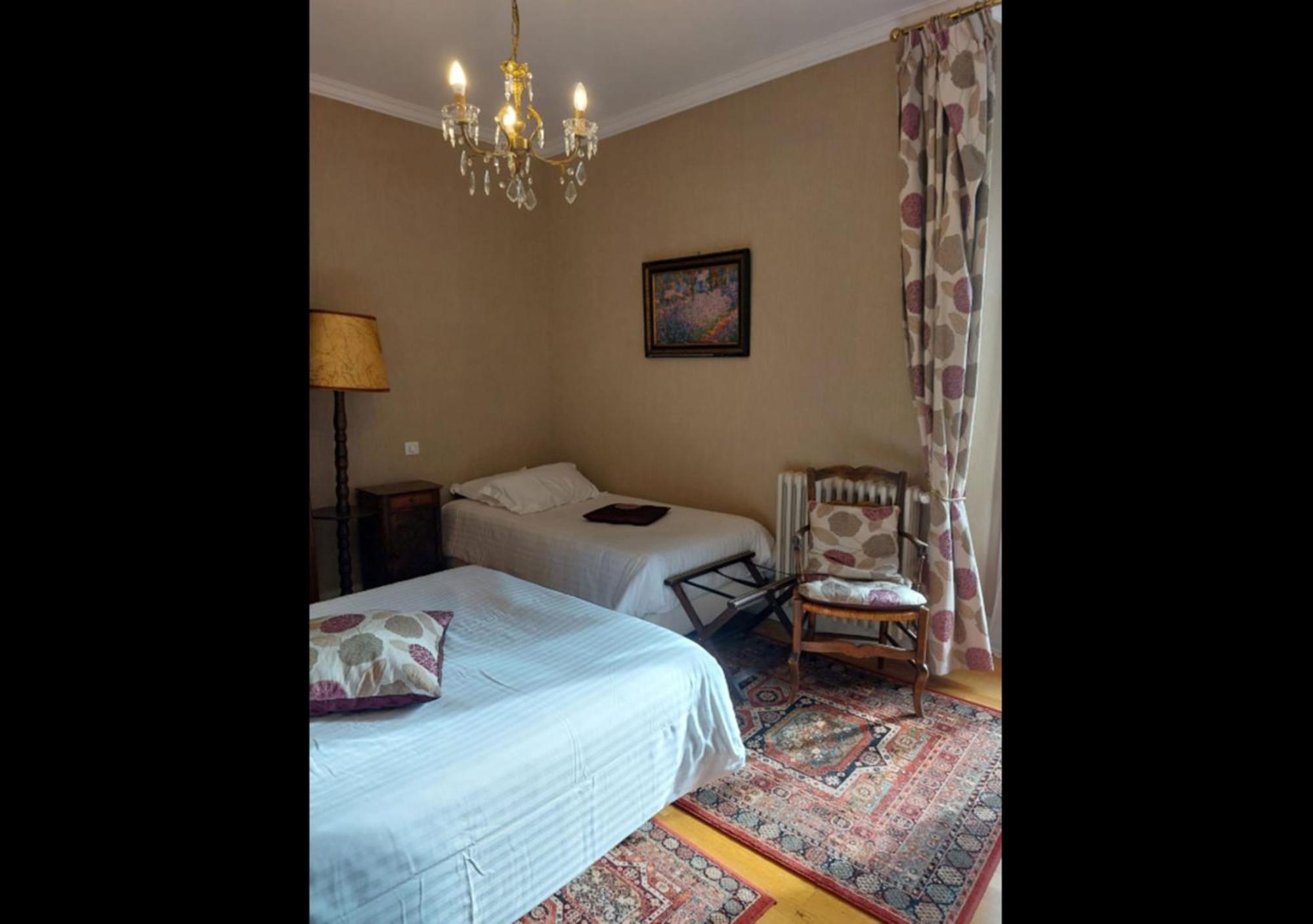 Logis Hotel Beau Site アルジュレス・ガゾスト エクステリア 写真
