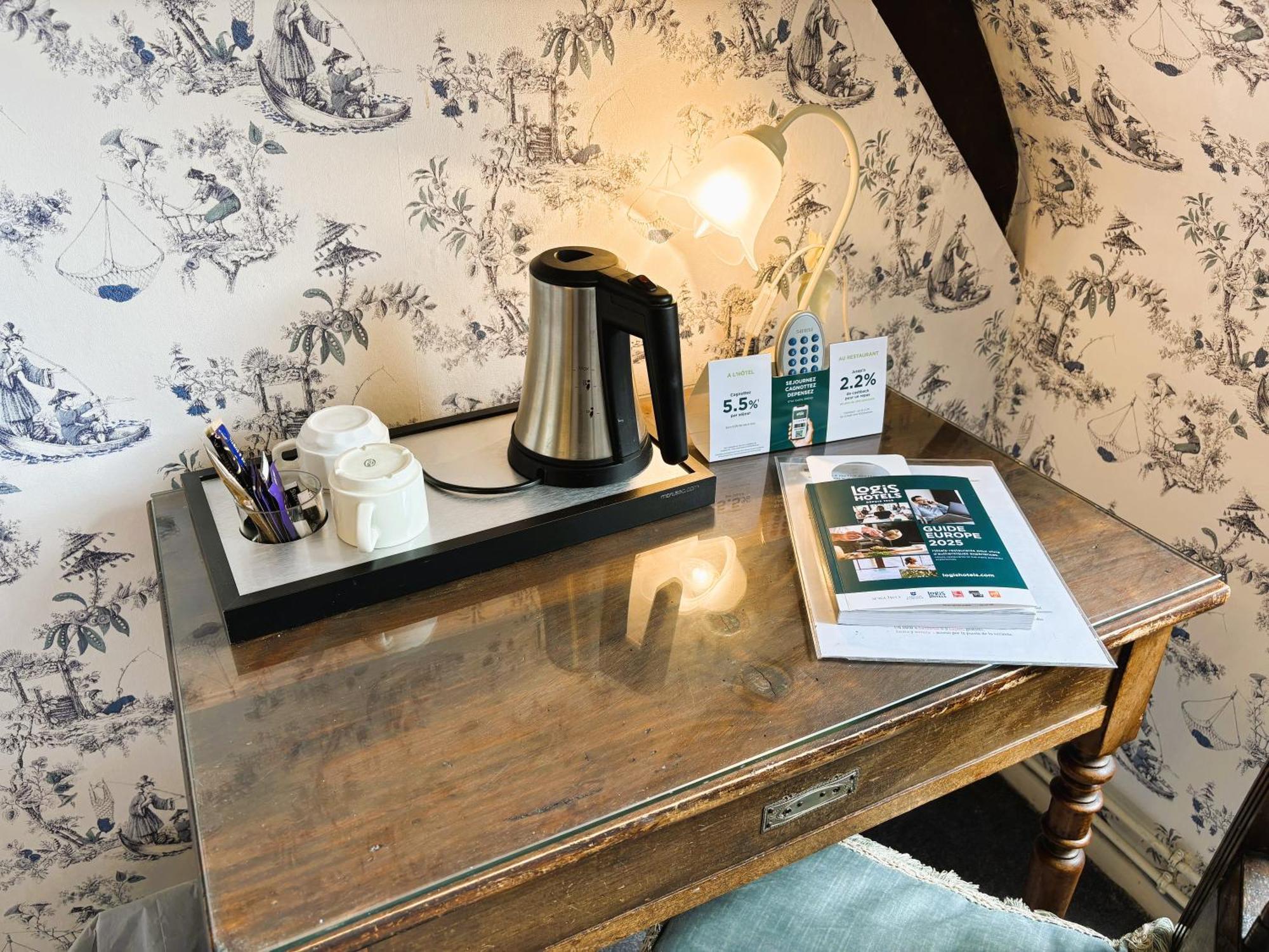 Logis Hotel Beau Site アルジュレス・ガゾスト エクステリア 写真