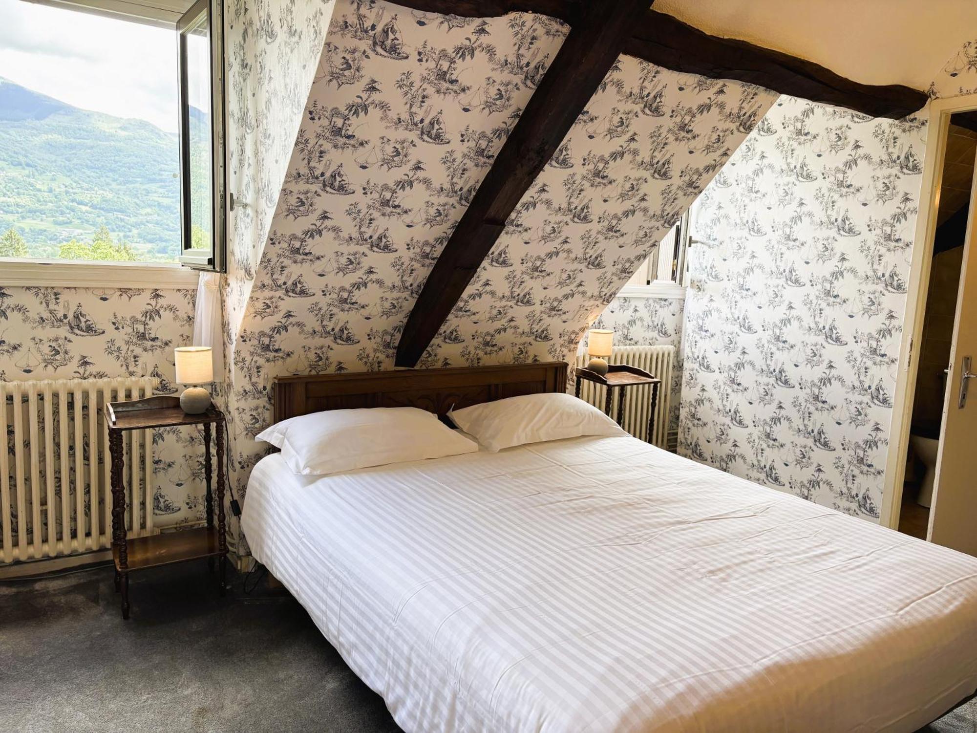 Logis Hotel Beau Site アルジュレス・ガゾスト エクステリア 写真