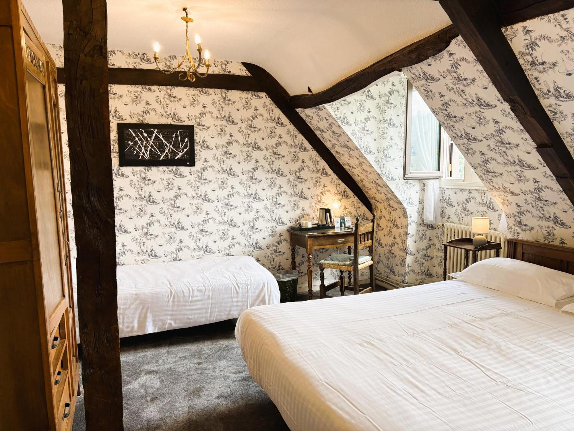Logis Hotel Beau Site アルジュレス・ガゾスト エクステリア 写真