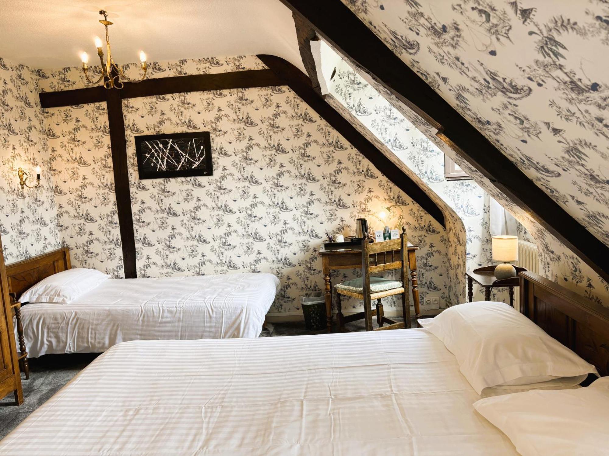 Logis Hotel Beau Site アルジュレス・ガゾスト エクステリア 写真