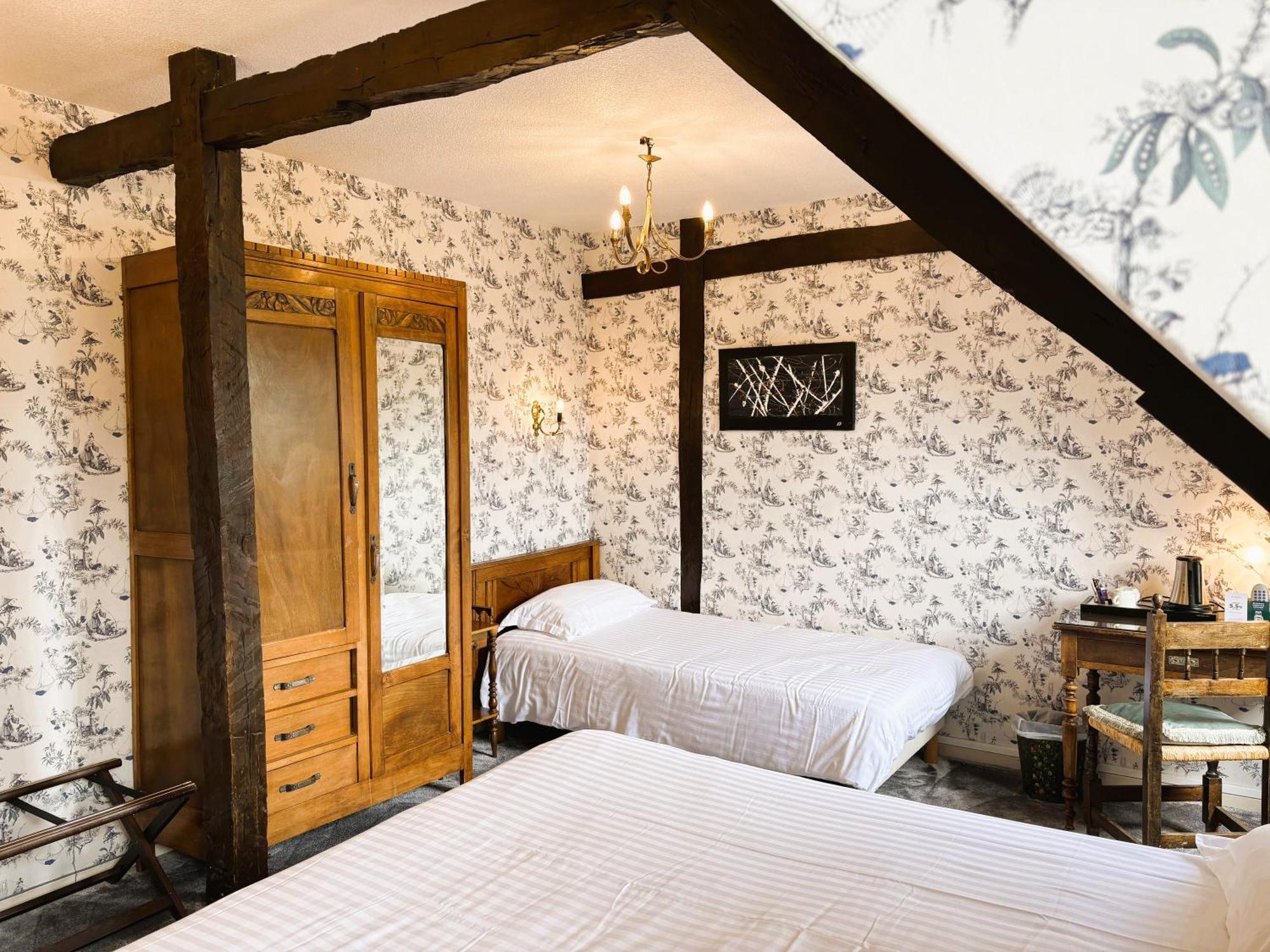 Logis Hotel Beau Site アルジュレス・ガゾスト エクステリア 写真
