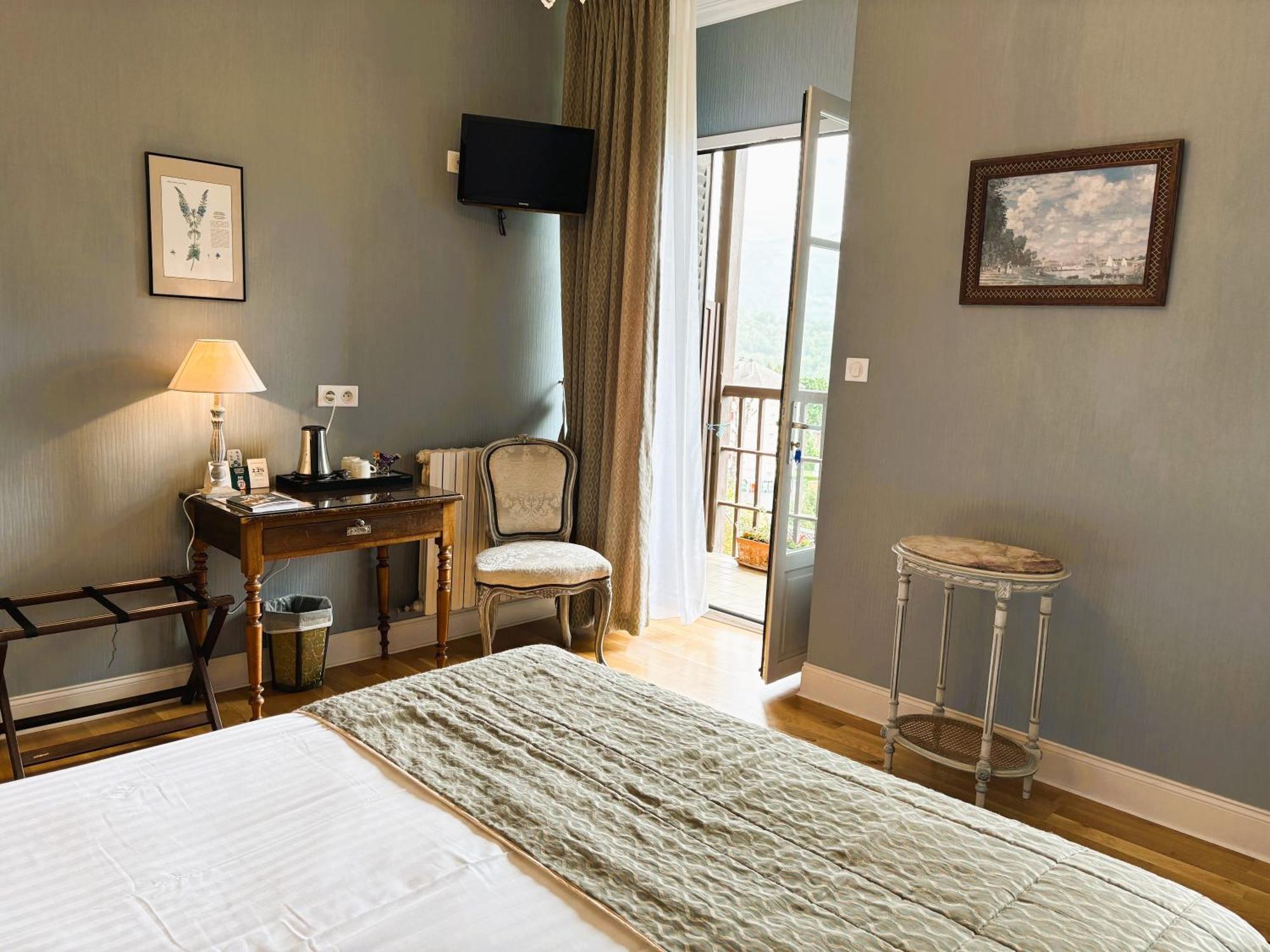 Logis Hotel Beau Site アルジュレス・ガゾスト エクステリア 写真