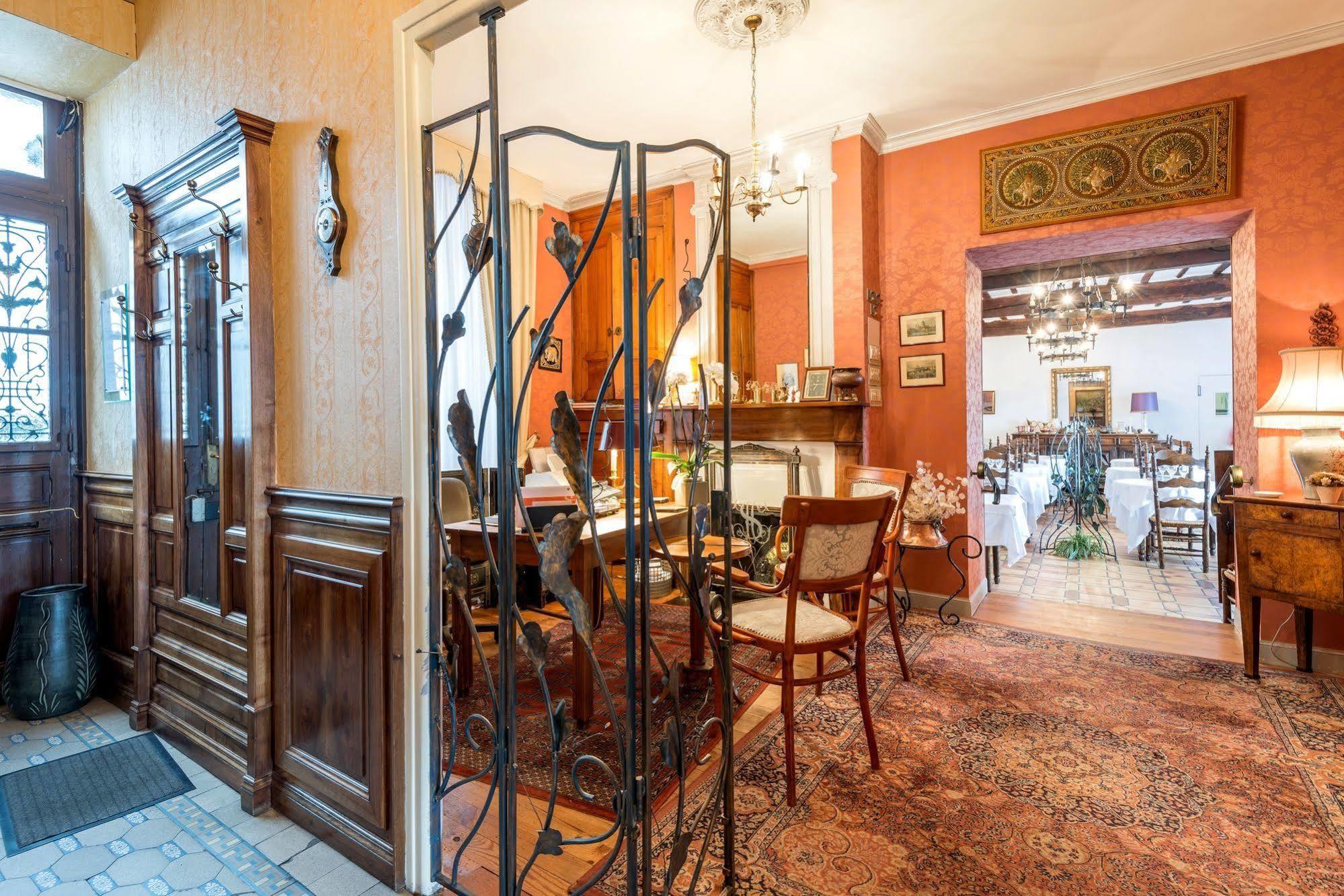 Logis Hotel Beau Site アルジュレス・ガゾスト エクステリア 写真