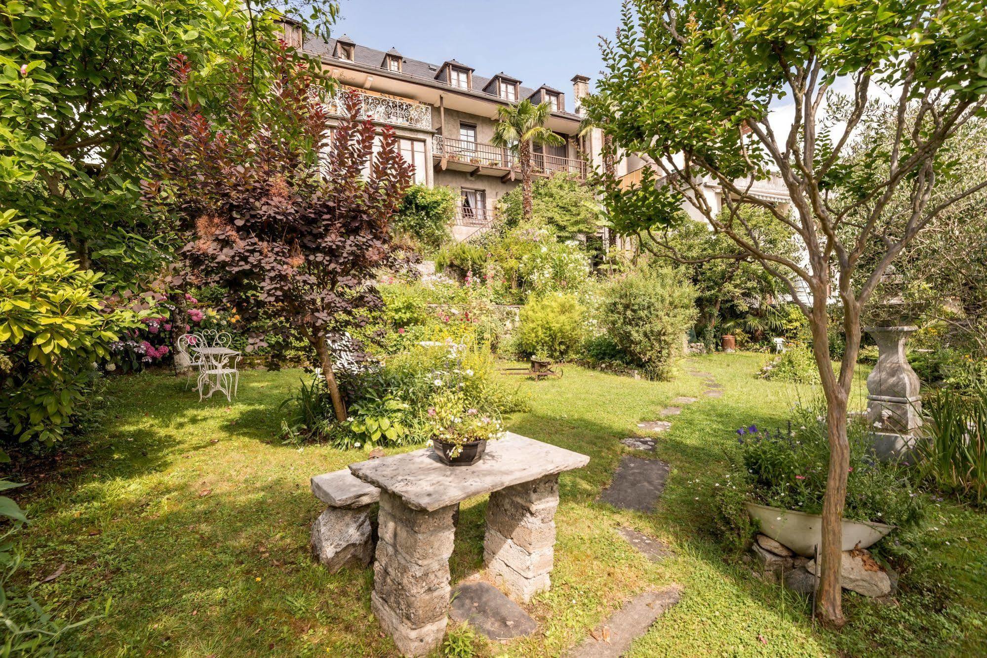 Logis Hotel Beau Site アルジュレス・ガゾスト エクステリア 写真