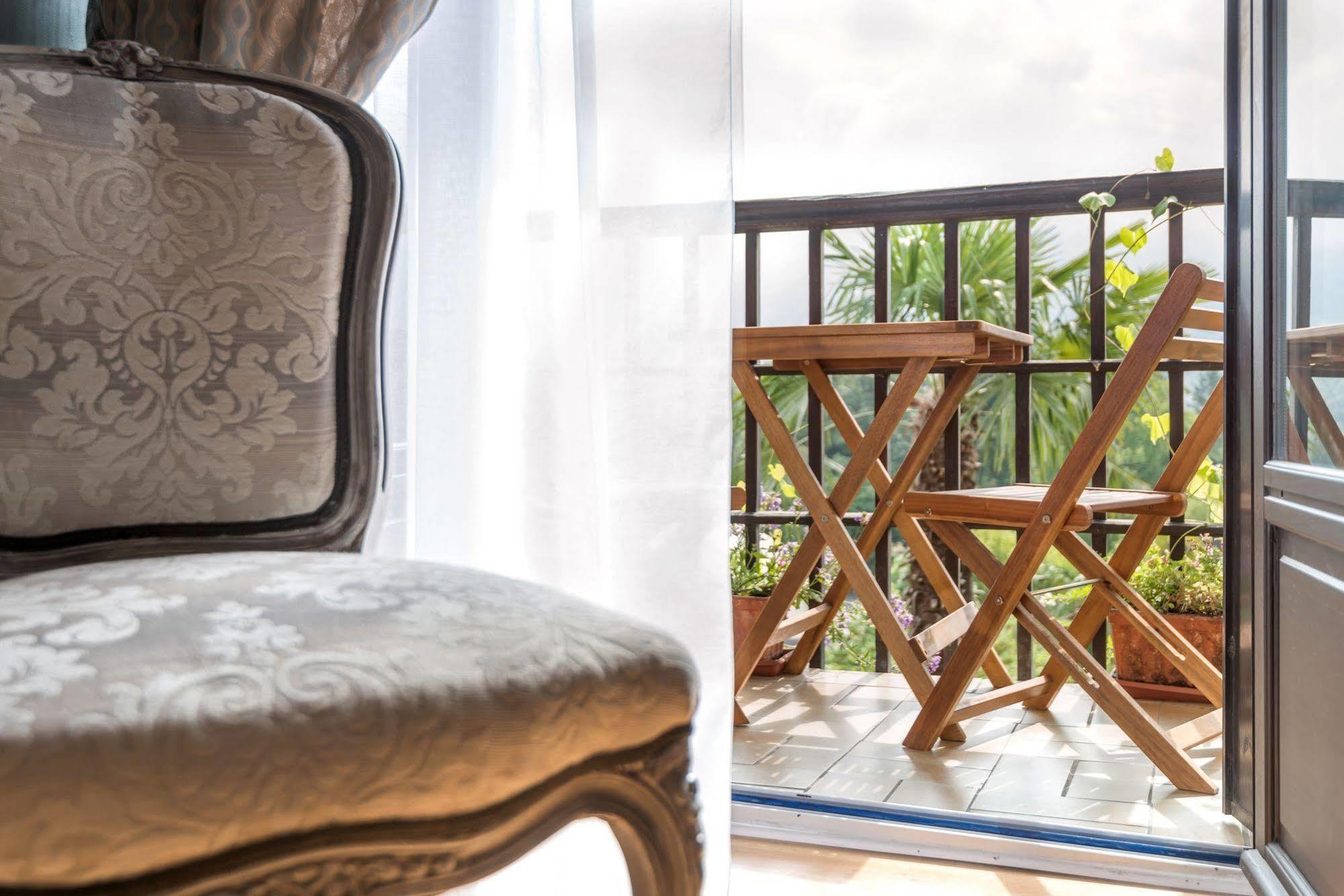Logis Hotel Beau Site アルジュレス・ガゾスト エクステリア 写真