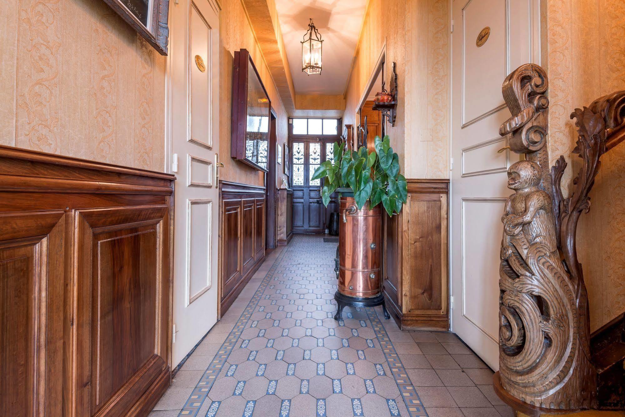 Logis Hotel Beau Site アルジュレス・ガゾスト エクステリア 写真