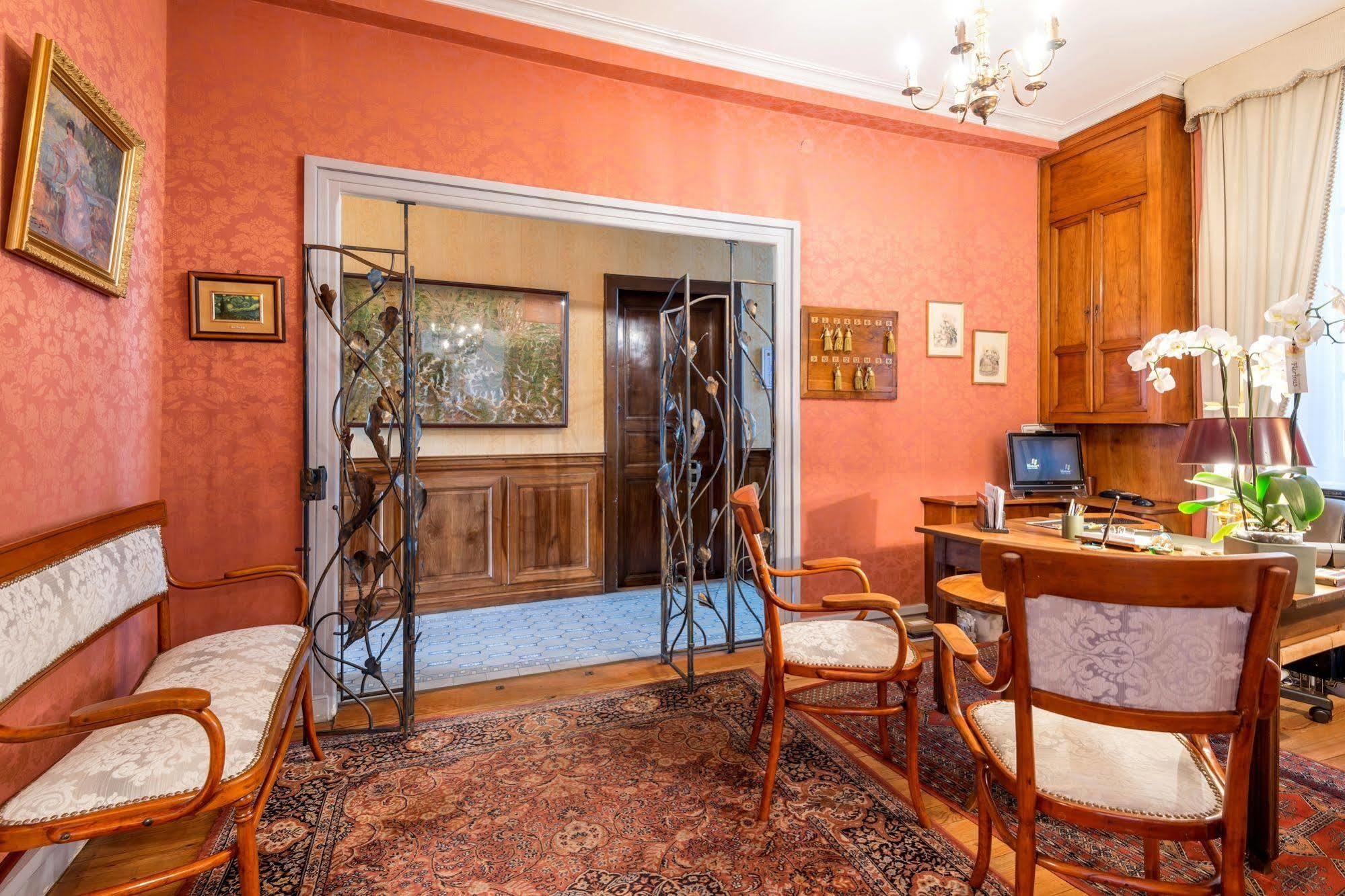 Logis Hotel Beau Site アルジュレス・ガゾスト エクステリア 写真